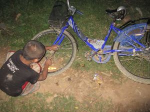 The child bike mechanic