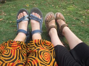 Nice outfit. Dirty feet.
